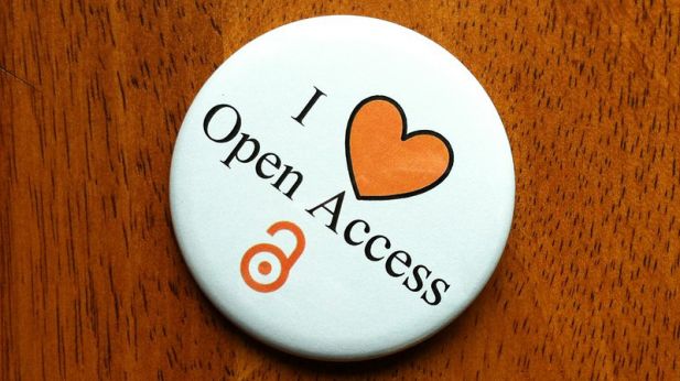 Badge with the text "I love Open Access"