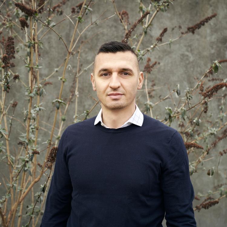 Portrait af Besmir Xhani