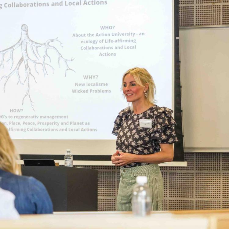 Christa Breum Amhøj speaking at Executive Education event, To reduce or to restore
