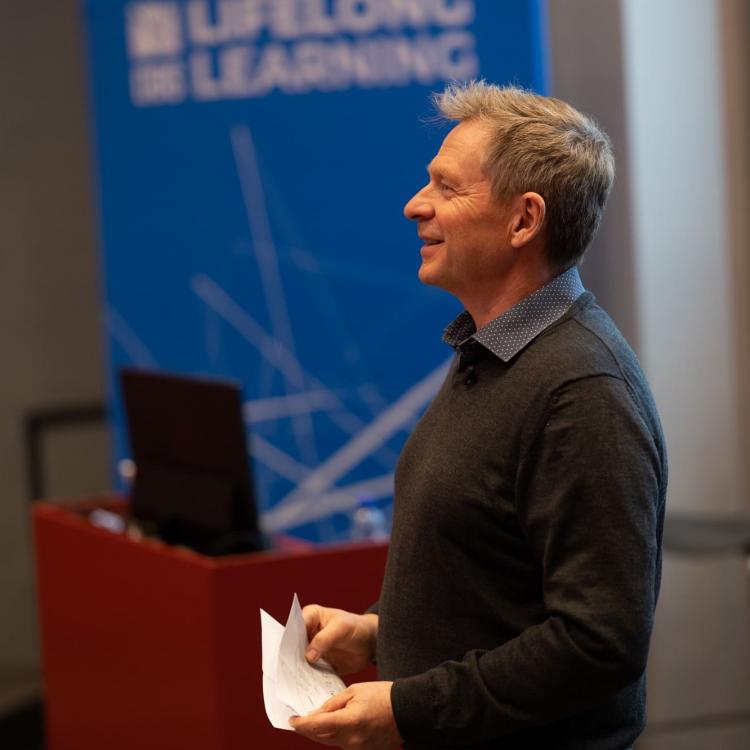 Magnus Larsson taler ved Executive Education eventet Transformation i virksomheden