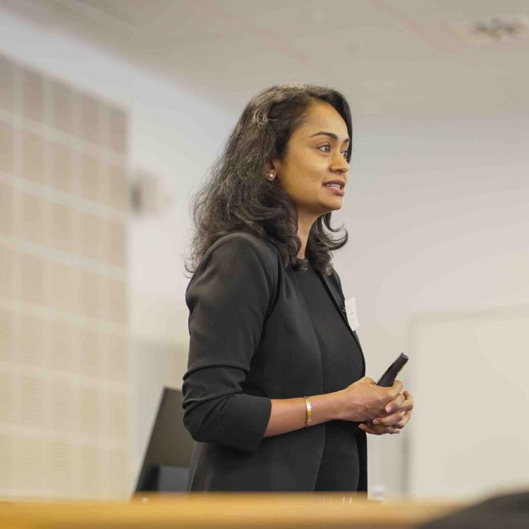 Dr. Poornima Luthra taler til et Executive Education event om Inclusive cultures