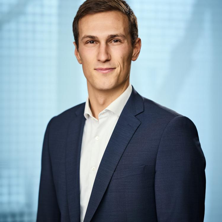 Portrait of Lukas Nitz, FTMBA alumni