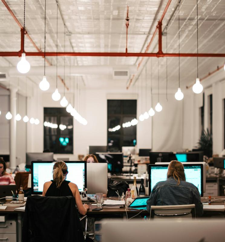 Kontor med computere