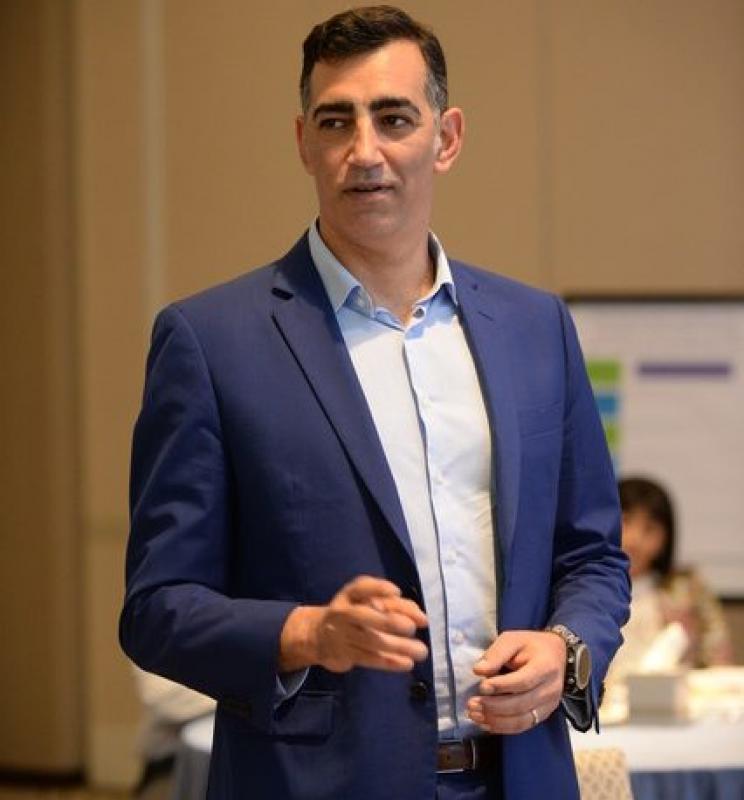 Portrait of Yiannis Pastellas, alumni from Blue MBA