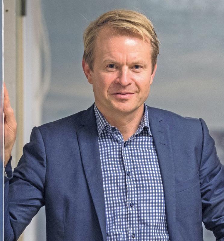 Portrait of Bo Cerup-Simonsen, Blue MBA 