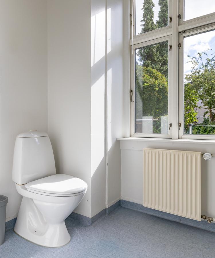 Kongens Tværvej bathroom