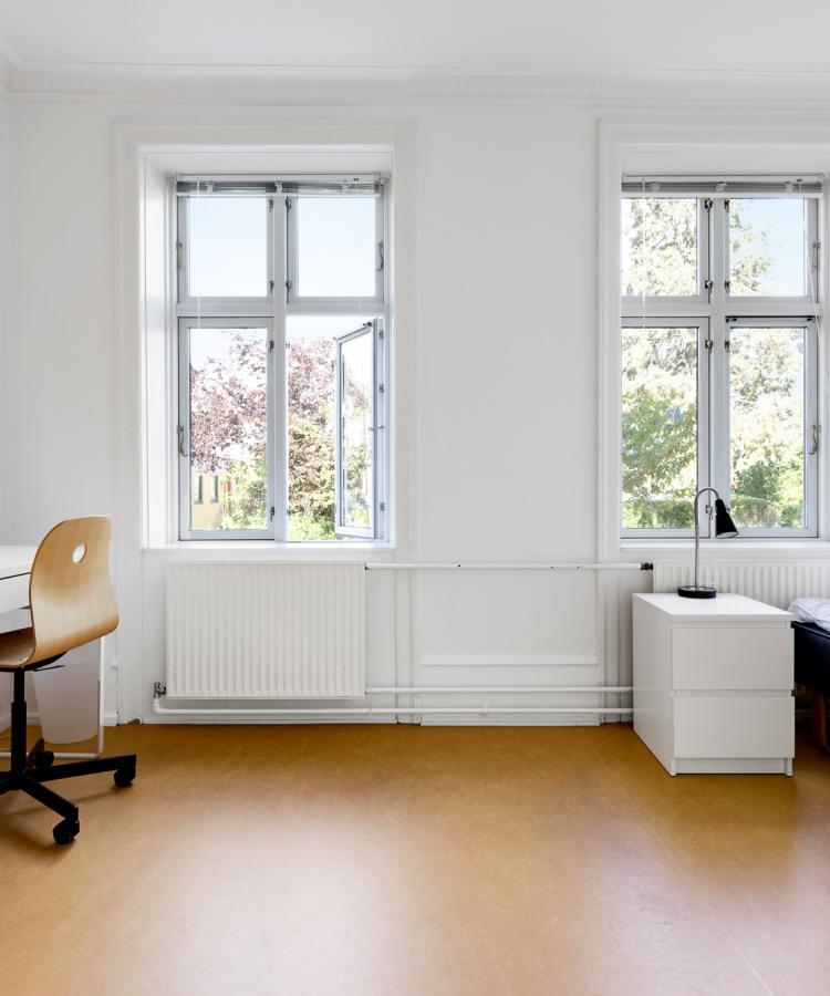 Kongens Tværvej room front