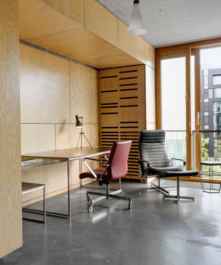 Tietgen kollegiet room desk