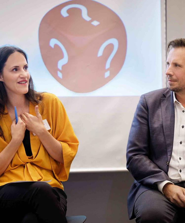 Sanne Thougaard og Ian Rosenfeldt taler til eventet Udviklingen af et AI-agilt mindset afholdt af Executive Education