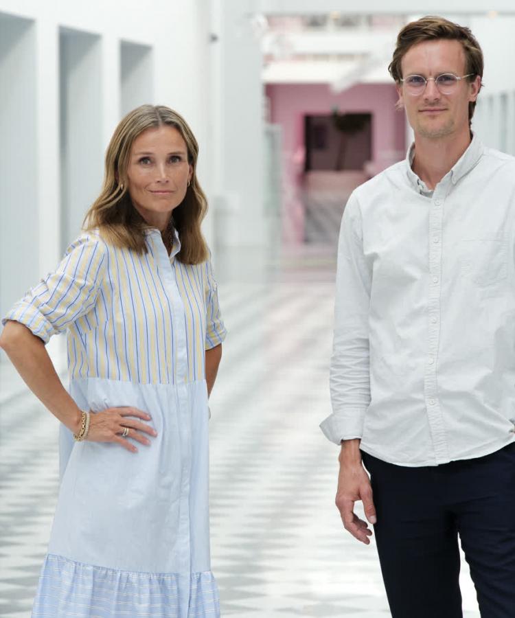 Portræt af to alumner fra MMD