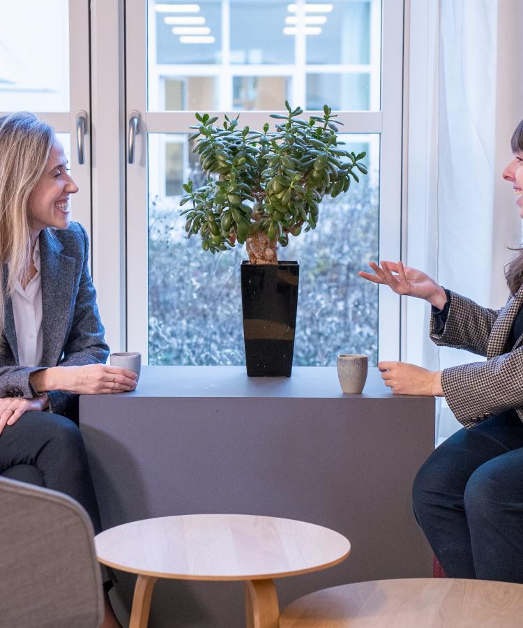 Two MBA participants discussing