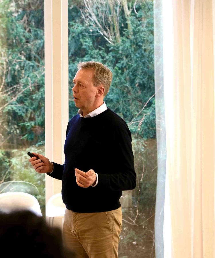 Alex Pedersen speaking at Executive Education event, From cycler to ceo