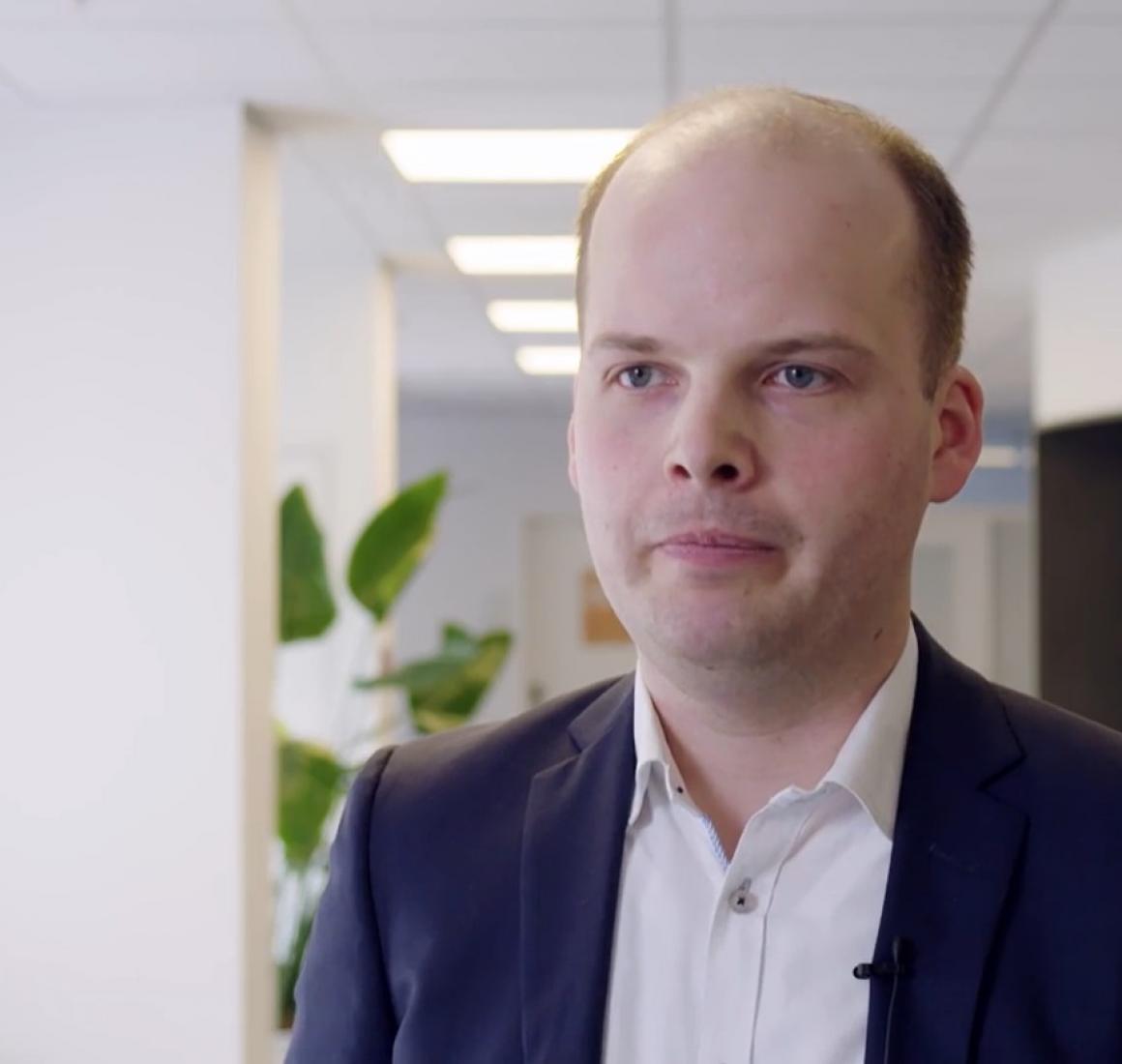 Alumne fra Master i Skat, Martin Christensen, bliver interviewet 