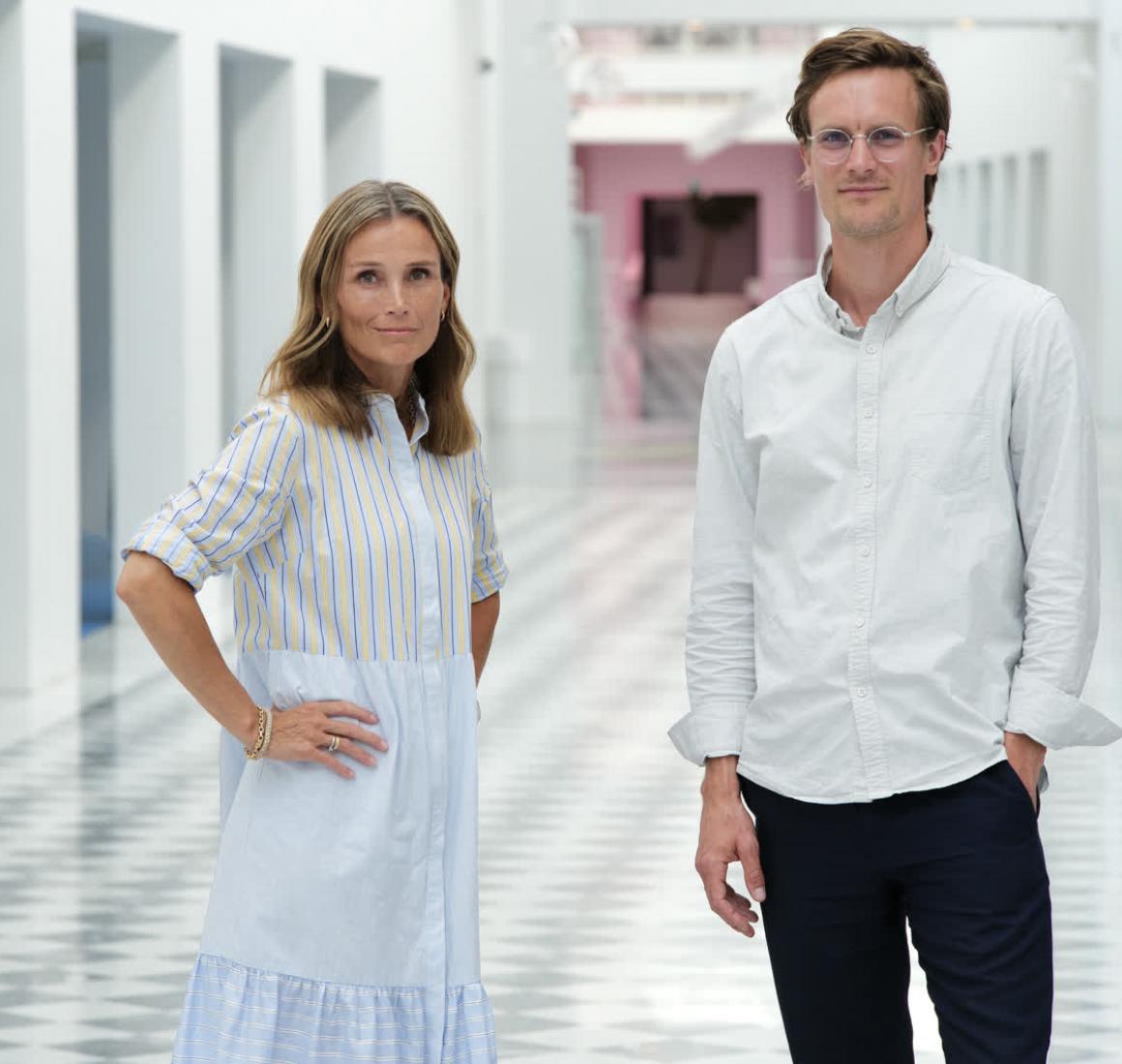 Portræt af to alumner fra MMD