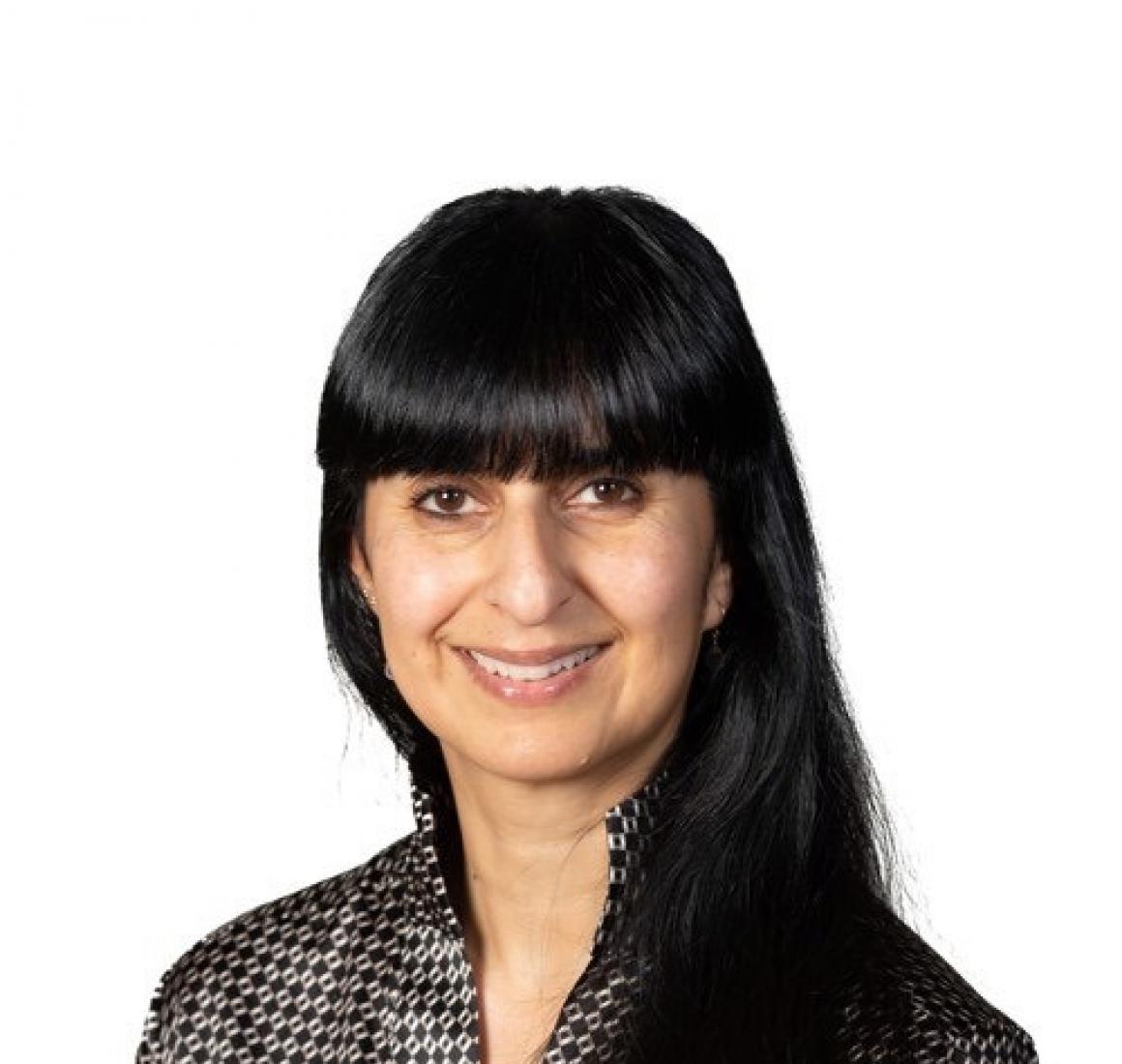 Portrait of Yasmin Raja, EMBA participant 