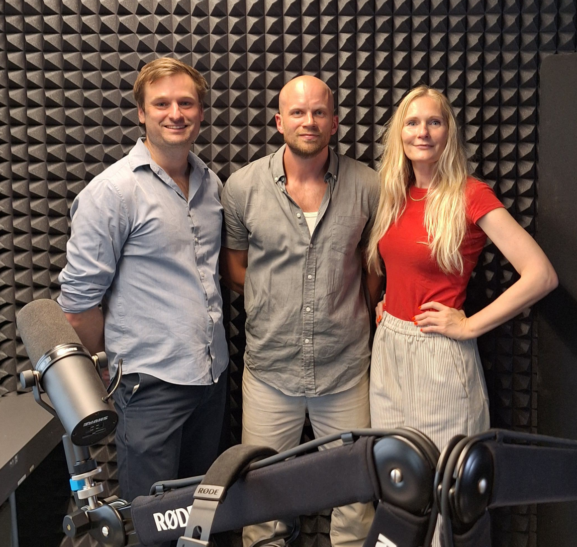 Tobias Berggren Jensen interviewer Malene Andersen og Andreas Pinstrup i podcasten Vejen til medledelse