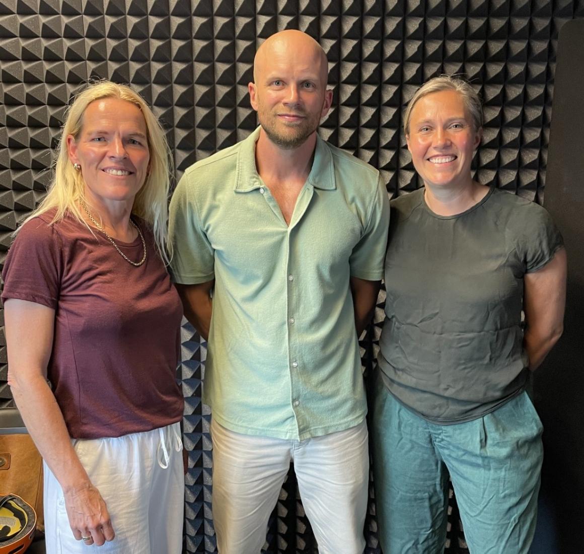 Tobias Berggren Jensen er vært på podcasten Vejen til Medledelse, hvor han interviewer en række ledere, der arbejder med den medledende metode. 