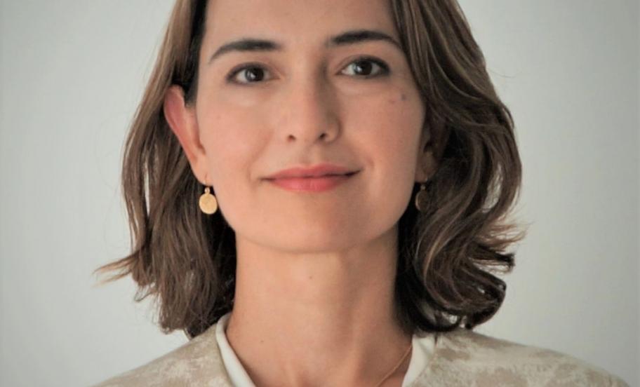 Portrait of EMBA alumni Burcin Temel Mckenna