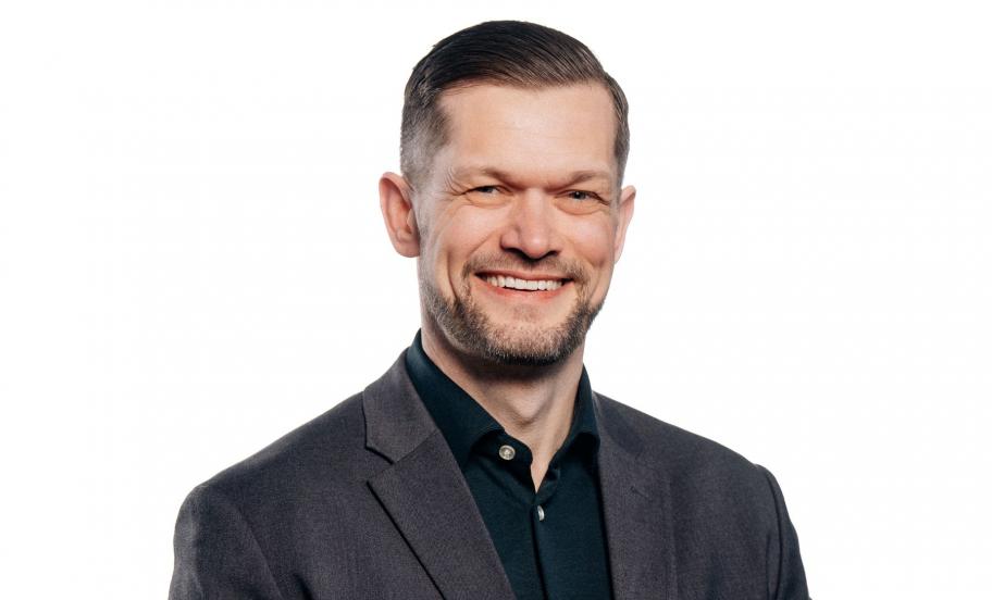 Portræt af Troels Van Dijk, centerchef i Faxe Kommune og MPG-deltager på CBS